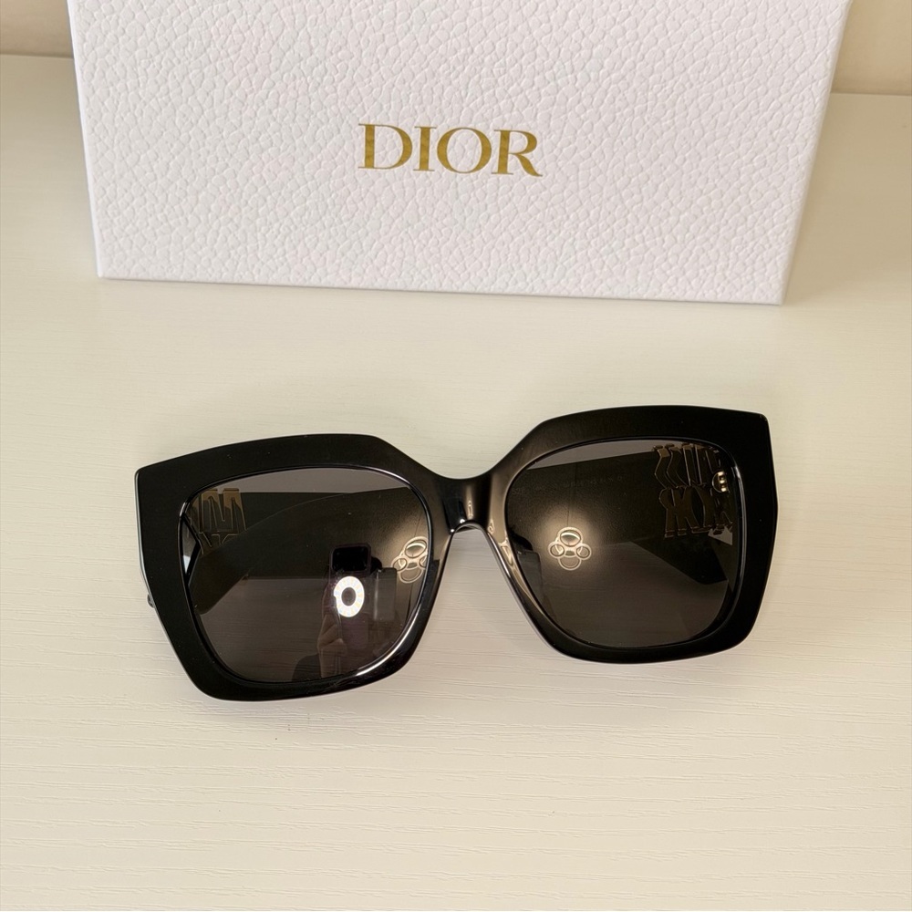 New! Dior Black and Gold Women's Sunglasses, MissDior S2F 10A0, Authentic - Picture 9 of 9